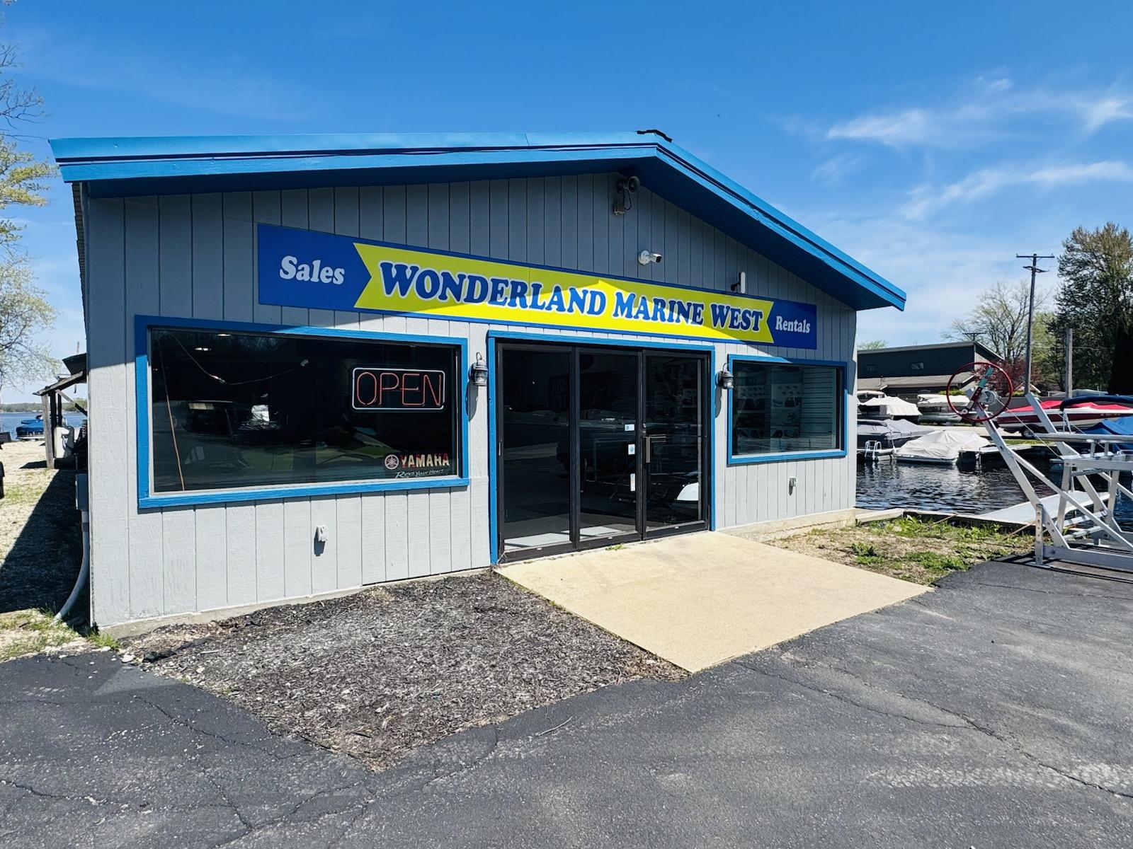 Wonderland Marine West Pinckney showroom entrance by the water